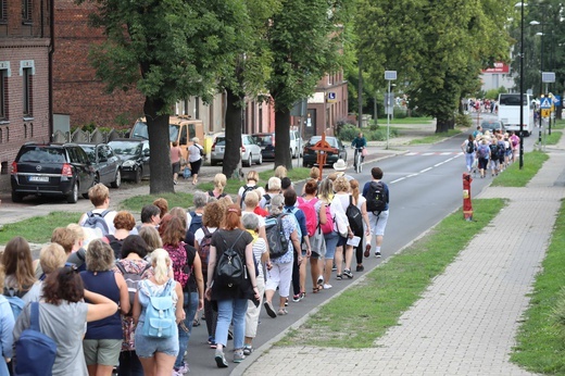 Piekarska pielgrzymka kobiet część 1.