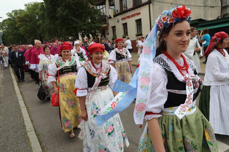 Piekarska pielgrzymka kobiet część 1.