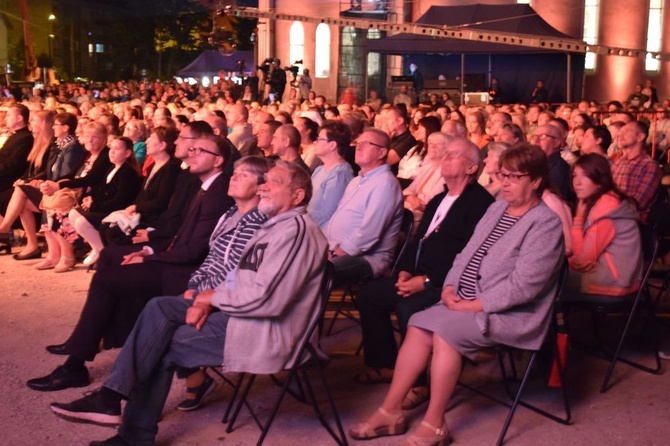 Koncert uwielbienia w Głuszycy