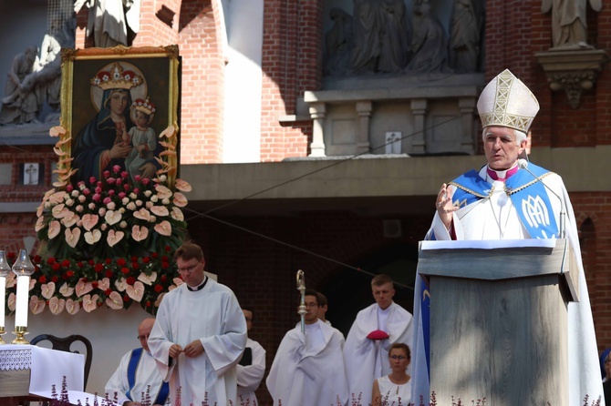 Piekarska pielgrzymka kobiet część 2.