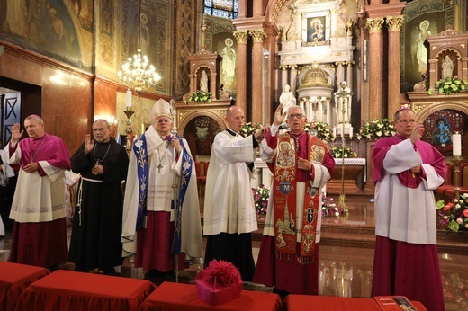 Piekarska pielgrzymka kobiet część 2.