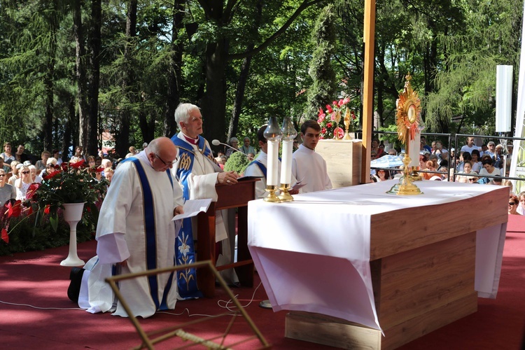 Piekarska pielgrzymka kobiet część 2.