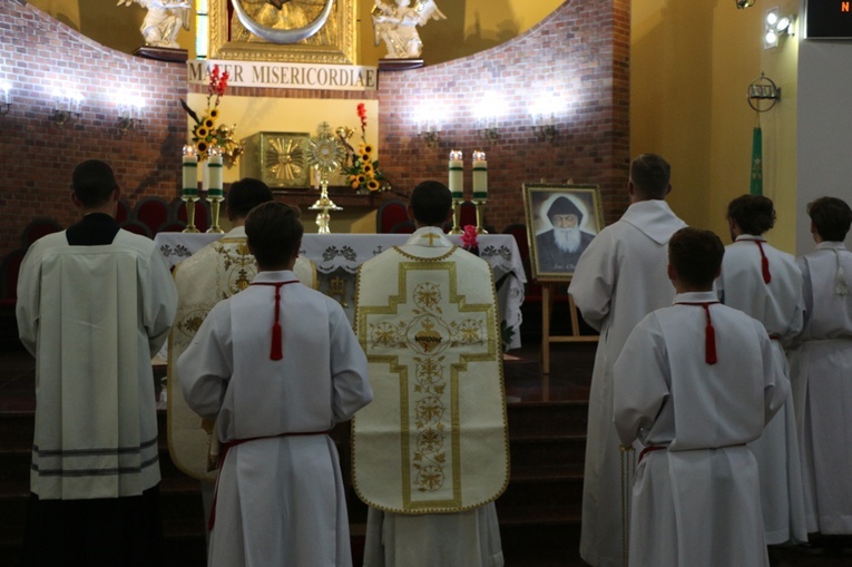 Nabożeństwo do św. Szarbela w Oleśnicy