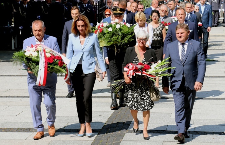 Działacze KO na tegorocznych obchodach Święta Wojska Polskiego w Radomiu.