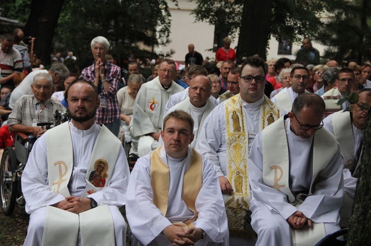 Msza św. w Zielenicach