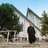 Ks. Bogdan Stelmach  od trzech jest lat proboszczem parafii i kustoszem sanktuarium Matki Bożej Pocieszenia.