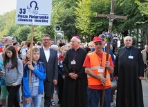 Głowieńscy pielgrzymi po raz 33. wędrują do Częstochowy.