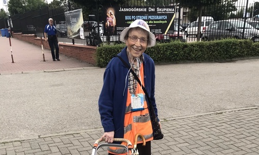 Babcia pątniczka z Włoch już na Jasnej Górze