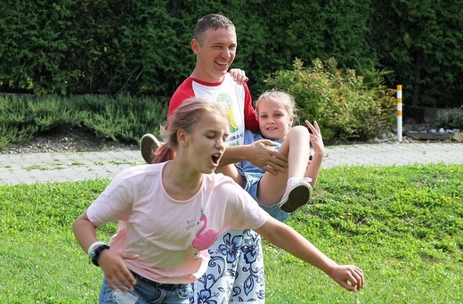 Marszałek Senatu wśród dzieci z Żytomierza i Kijowa na kolonii w Bielsku-Białej Lipniku