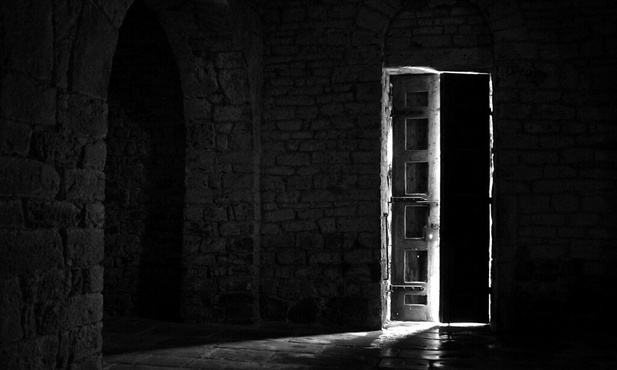 Szansa ciasnych drzwi