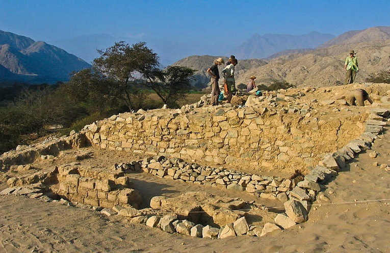 Polscy archeolodzy odkryli olbrzymi kompleks ceremonialny Inków