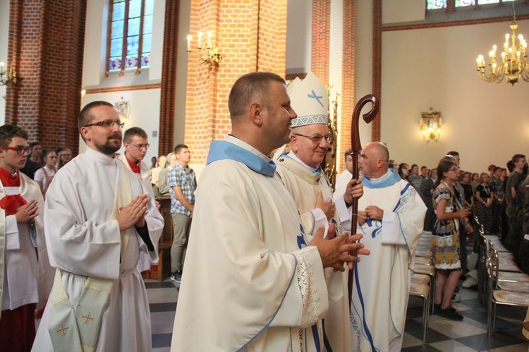 Msza św. z abp. Stanisławem Budzikiem w czasie SMAL