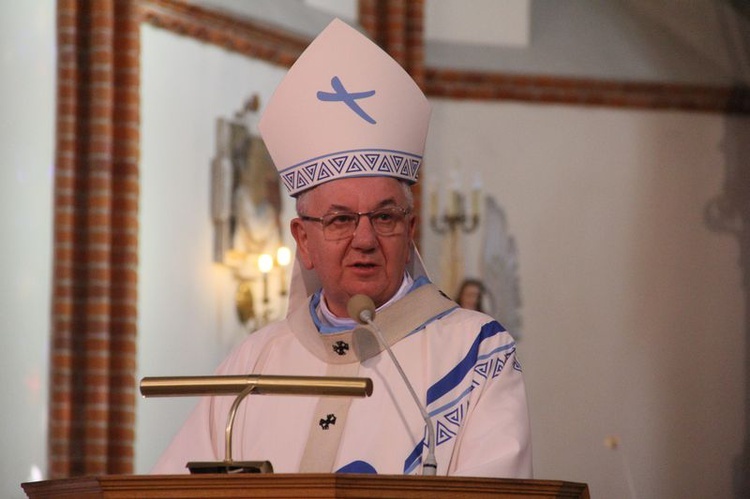 Msza św. z abp. Stanisławem Budzikiem w czasie SMAL