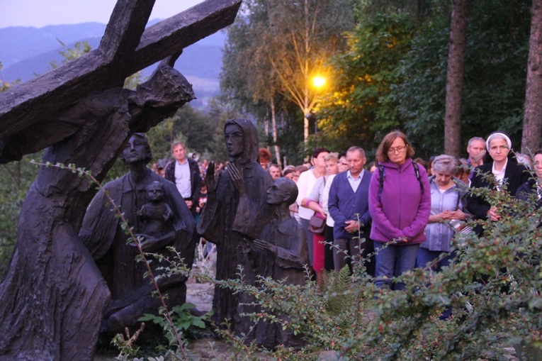 Pasierbiec. Wprowadzenie relikwii misjonarzy męczenników