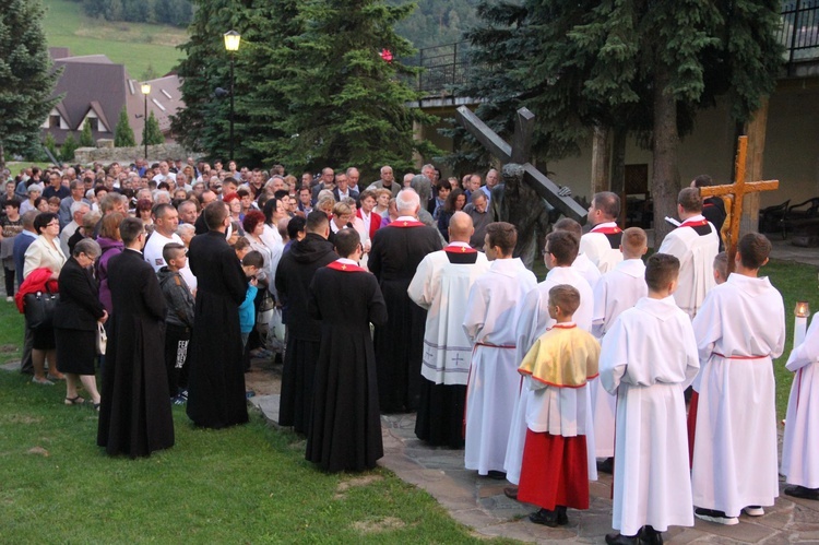 Pasierbiec. Wprowadzenie relikwii misjonarzy męczenników