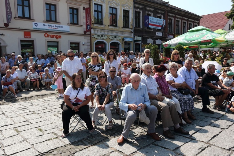 Jubileuszowa Msza św. na rynku w Myślenicach