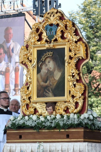 Jubileuszowa Msza św. na rynku w Myślenicach