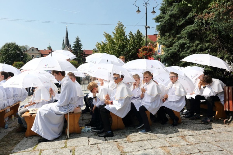 Jubileuszowa Msza św. na rynku w Myślenicach