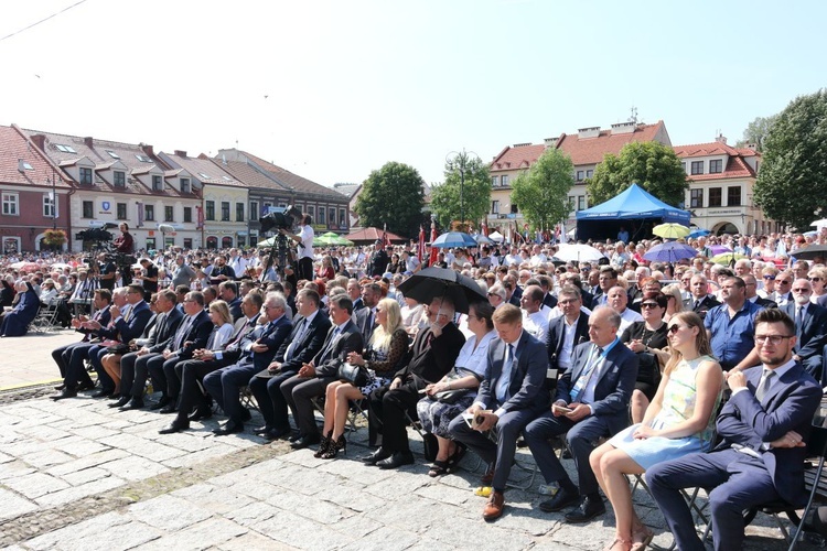 Jubileuszowa Msza św. na rynku w Myślenicach