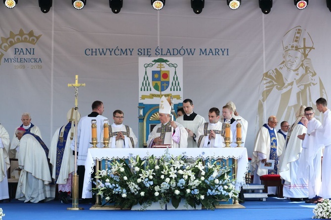 Jubileuszowa Msza św. na rynku w Myślenicach