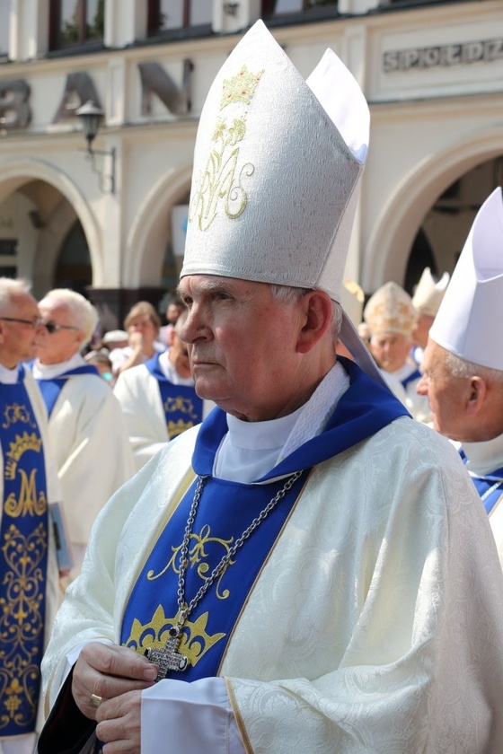 Jubileuszowa Msza św. na rynku w Myślenicach