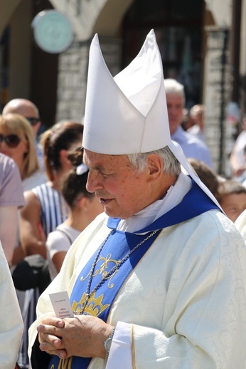 Jubileuszowa Msza św. na rynku w Myślenicach