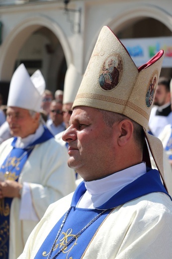 Jubileuszowa Msza św. na rynku w Myślenicach