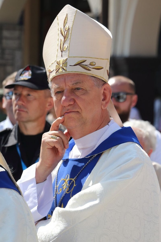 Jubileuszowa Msza św. na rynku w Myślenicach