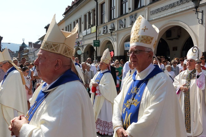 Jubileuszowa Msza św. na rynku w Myślenicach