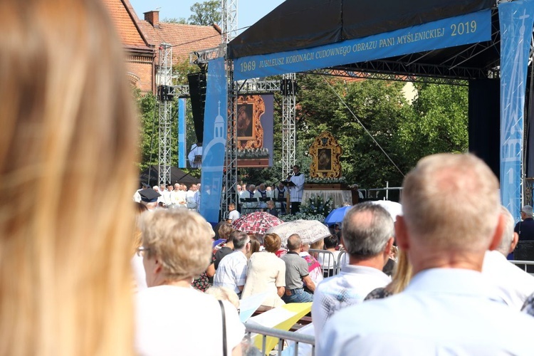 Jubileuszowa Msza św. na rynku w Myślenicach