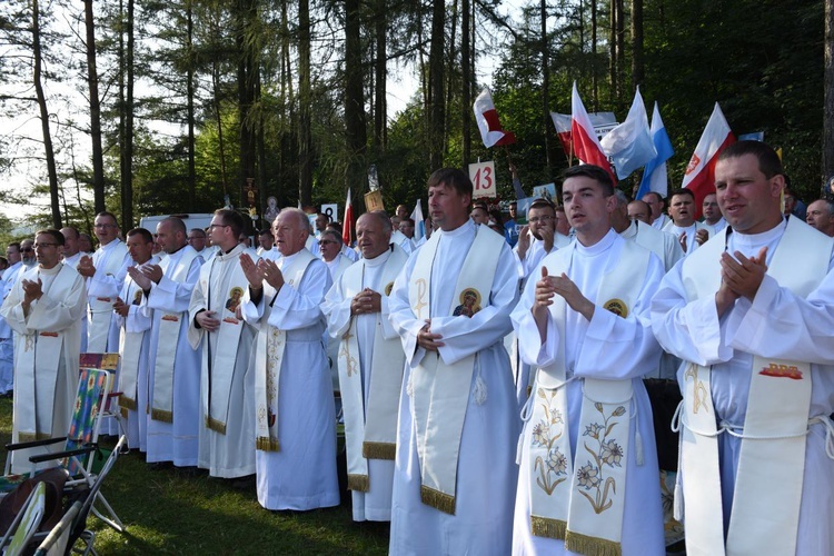 Nabożeństwo i Msza św. w Trzebniowie