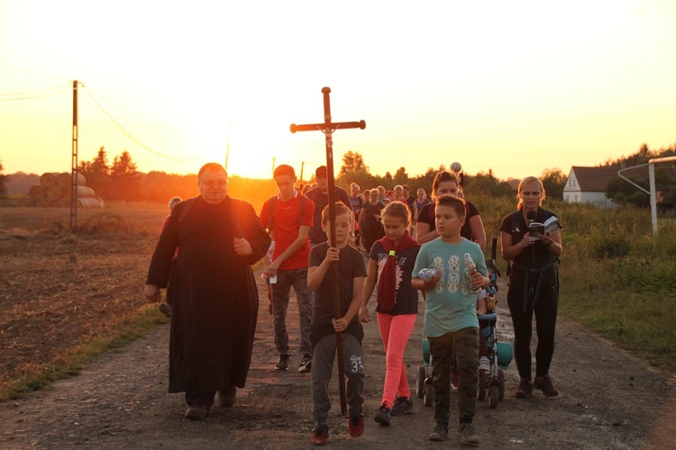 Głębowice wędrują, pokutują i czekają na Matkę Bożą