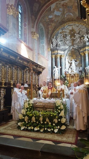 Odpust bł. Wincentego Kadłubka w opactwie cystersów w Jędrzejowie.