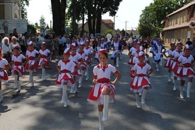 Nisko. Niżańskie mażoretki.