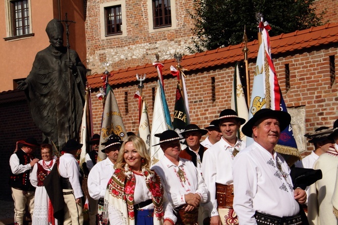 Msza św. na Wawelu i przemarsz z okazji 100-lecia Związku Podhalan