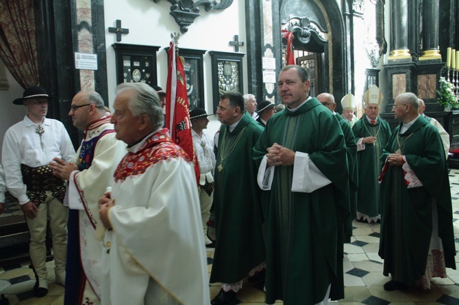 Msza św. na Wawelu i przemarsz z okazji 100-lecia Związku Podhalan