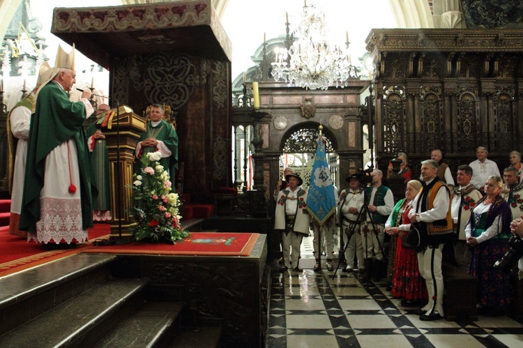 Msza św. na Wawelu i przemarsz z okazji 100-lecia Związku Podhalan