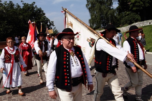 Msza św. na Wawelu i przemarsz z okazji 100-lecia Związku Podhalan