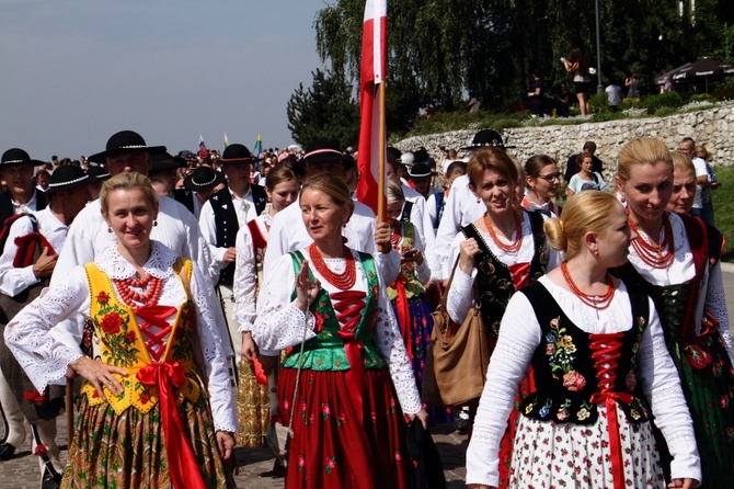 Msza św. na Wawelu i przemarsz z okazji 100-lecia Związku Podhalan