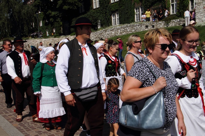 Msza św. na Wawelu i przemarsz z okazji 100-lecia Związku Podhalan