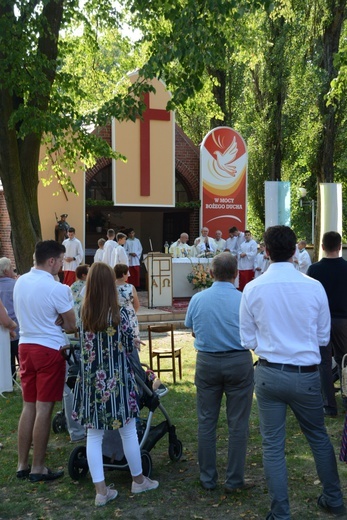 Dzieci u św. Rocha w Dobrzeniu Wielkim