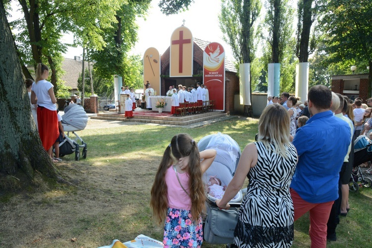 Dzieci u św. Rocha w Dobrzeniu Wielkim