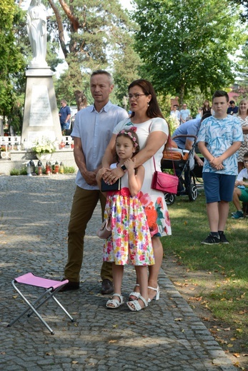 Dzieci u św. Rocha w Dobrzeniu Wielkim