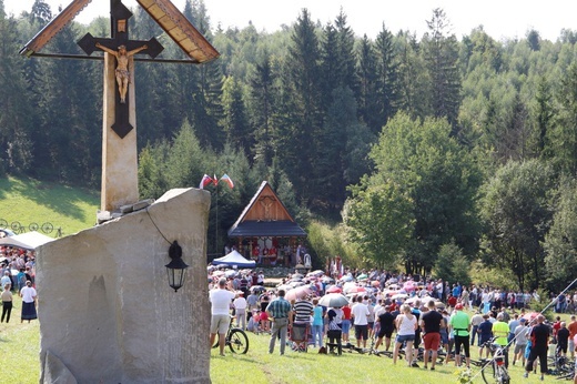 Msza św. Polaków, Czechów i Słowaków na Trzycatku