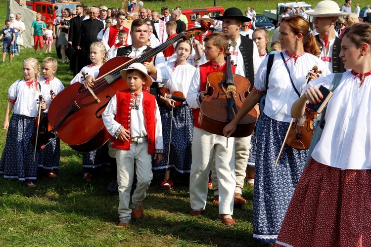 Msza św. Polaków, Czechów i Słowaków na Trzycatku