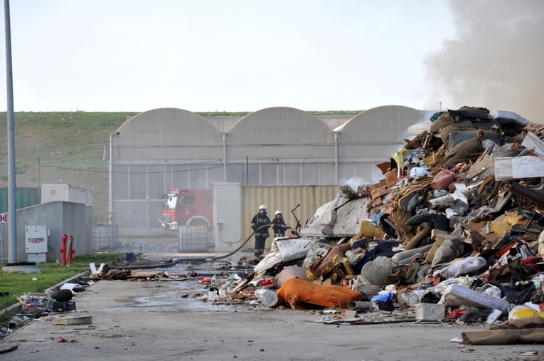 Pożar na wysypisku w Kędzierzynie-Koźlu