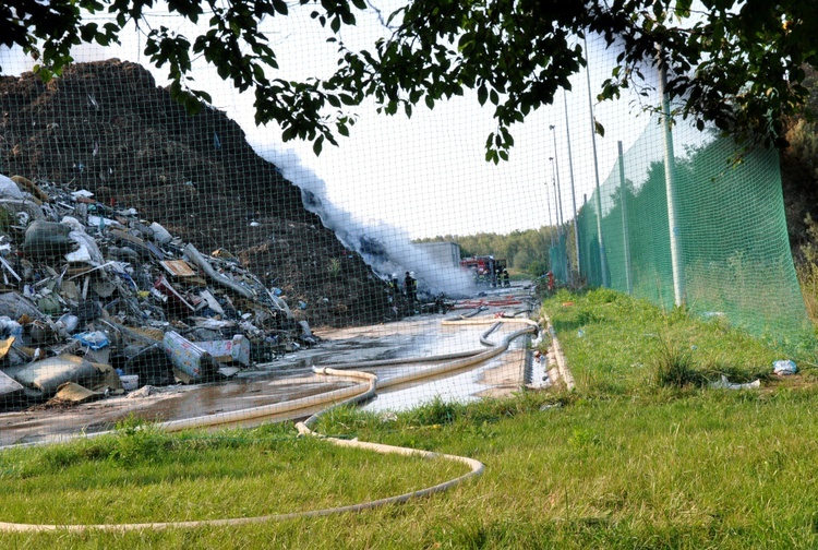 Pożar na wysypisku w Kędzierzynie-Koźlu