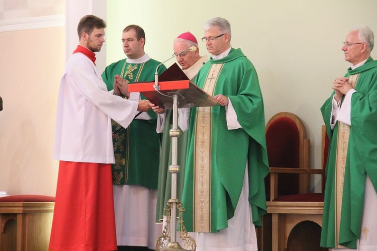 Wprowadzenie nowego proboszcza w parafii Matki Bożej Różańcowej w Lublinie.