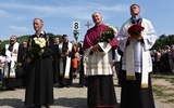 Jako pierwsza wchodziła na Jasną Górę grupa 8 "Św. Stanisław". Razem z nią szli na czele bp Andrzej Jeż i bp Stanisław Salaterski - pielgrzymkowy kaznodzieja. 