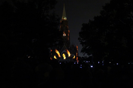 Mapping na kościele kalwaryjskim w Piekarach